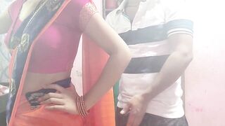 Desi bhabhi kitchen me khana bana rahi thi tabhi devar ne piche le bhabhi ki
