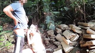 Prostitute in the bush payed for blowjob and gives anus for 10 dollars
