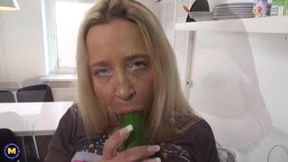 Busty mother makes salad in her pussy