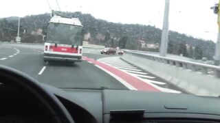 Versaute Anhalterin im BumsBus mitgenommen und gebumbst