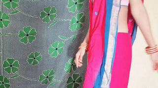 Pink saree pahani hu bhabhi ko apane room me bulakar choda