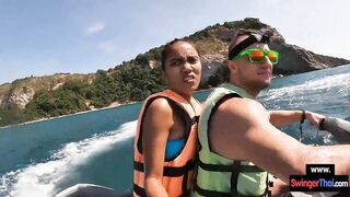 Amateur Thai girlfriend gives him a blowjob in public