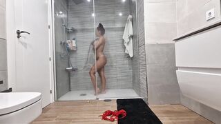 my stepsister hace nice shower