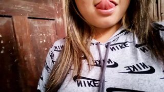 homemade porn, seducing the cameraman who records me in the porn home videos, my best friend watches me before starting