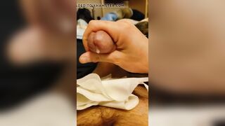 I love step moms and bbws aloot big saggy tits ummmmmmm soooo hot