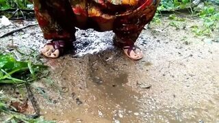INDIAN AUNTY BOOBS AND PUSSY SHOW WITHOUT FACE