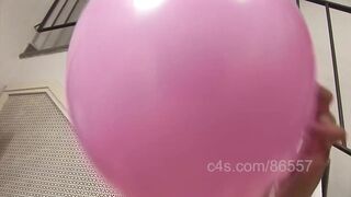 Balloon scratching!