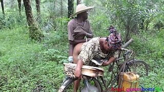 Some where in Africa ,the Yoruba house wife BBW caught fucking by the village palm wine tapper on her way to market, he convince her because of his palm wine and fucked her rough on the road side. ( part 1)FULL VIDEO ON ️XVIDEO RED  (Patricia 9ja)
