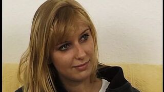 So krass ist Sie noch nie durch einen Dildo gekommen