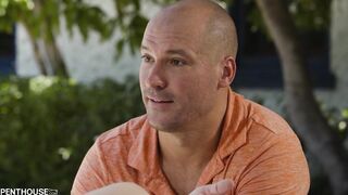 Small-titted Blonde with Pierced Nipples Aria Banks Gets Her Shaved Twat Drilled by New Roommate