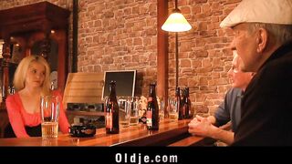 English oldman fucks cute american blonde in a pub