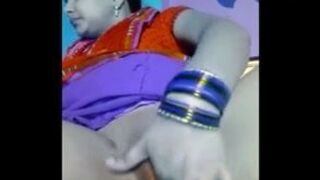 Desi Bengali Boudi masterbate on video call