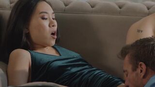 DELPHINE Kimmy Kimm cheats on her boyfriend with a hot online hookup
