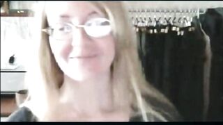 Russian Woman teasing and flashing tits on skype