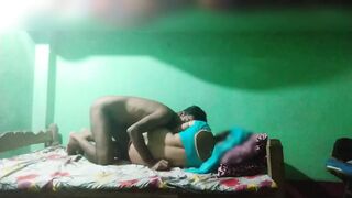 Desi bhabhi ki romantic chudayi with her brother friends