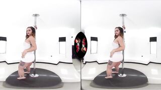 VRLatina Striptease Luisa