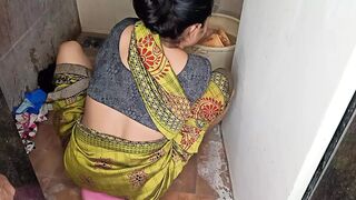 Komal kapde dhote dhote devar ka land le baithi