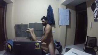 HE ENJOYS THE WHOLE AFTERNOON SEDUCING THIS SPECTACULAR INDIAN INDIAN WHILE HIS HUSBAND IS AT WORK, PART 1