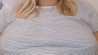 BRETONNE AUX GROS SEINS