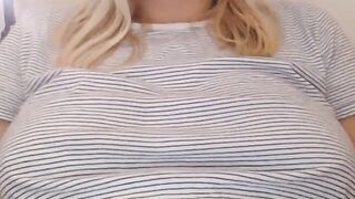 BRETONNE AUX GROS SEINS