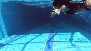 Andreina De Luxe hot Latina in the pool