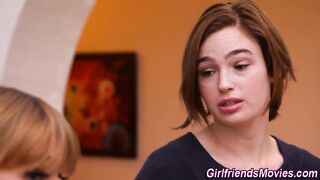 Lesbian teen spreads box