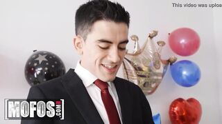 (Jolee Love) Her Boyfriend Help (Venom Evil) Make Her Failed Party Totally Worth It - Mofos