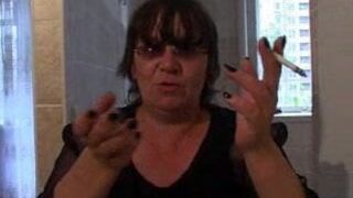 Russian mature Victoria loves to seduce