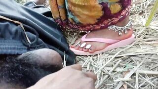 गेहूं के खेत मे सासुर जी ने जबरदस्ती चोद दिया
