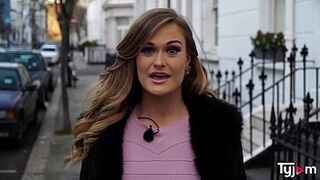 Bombshell Honour May get fucked in the bathroom