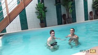 HUNT4K. Young bad bitch sucks dick and gets banged by