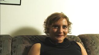 junge unbefriedigte tennie pussy besorgt es sich mit dildo selbst vor der kamera