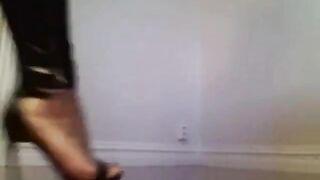 Kinky analwhore Sara showing off her legs and heels!