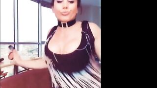 sexy dance - decollete - nipples