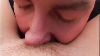 Milf bekommt erst den Dildo dann den Schwanz