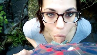 Public blowjob on a walk in the woods