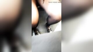 Jambes de coquine black dans le RER A