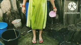 Tamil village mullu aunty outdoors bath Sex video