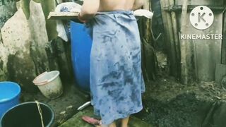 Tamil village mullu aunty outdoors bath Sex video