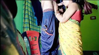 Bhabhi Ne Light Thik Karne Aaya Electrician Se Apny Pussy Ki Pyas Bhujayi