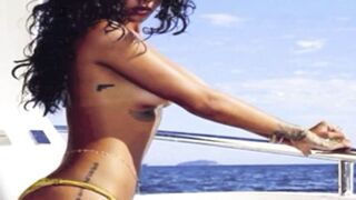 Rihanna NUDE