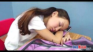 Amateur Schoolgirl 10 3 81