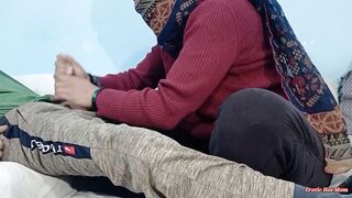 DESI Bhabhi Masturbates Devar with a very good Handjob
