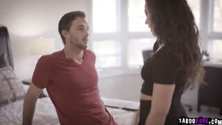 Stepbro let her stepsis Carolina Sweets rides him on top!