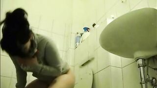 Kommst Du mit auf Toilette