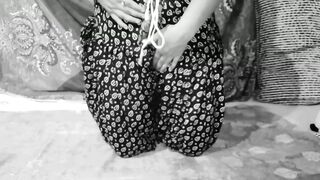 Mature girl showing in boobs.