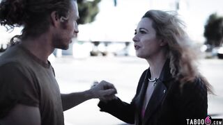 Guy saves mature MILF Siouxsie Q’s life and she stalks him