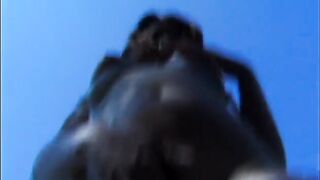 Horny chick want to have her pussy licked