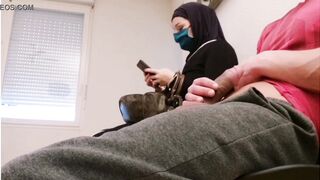 Compil Shameless pervert pulls out his big juicy cock in public, under the gaze of these women !!