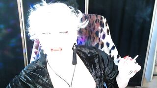 Seductive mature whore Aimee driving her fans crazy again ))